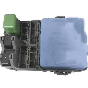 Viral Genuine Honda 38210-S84-A21Box Assembly, Fuse